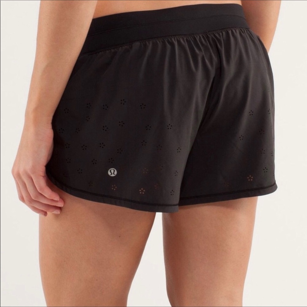 Lululemon Black Run Breeze By